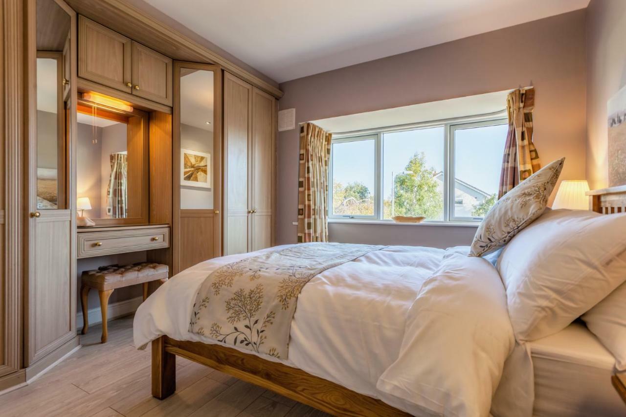 Tintawn House Hotel Sandyford Eksteriør billede